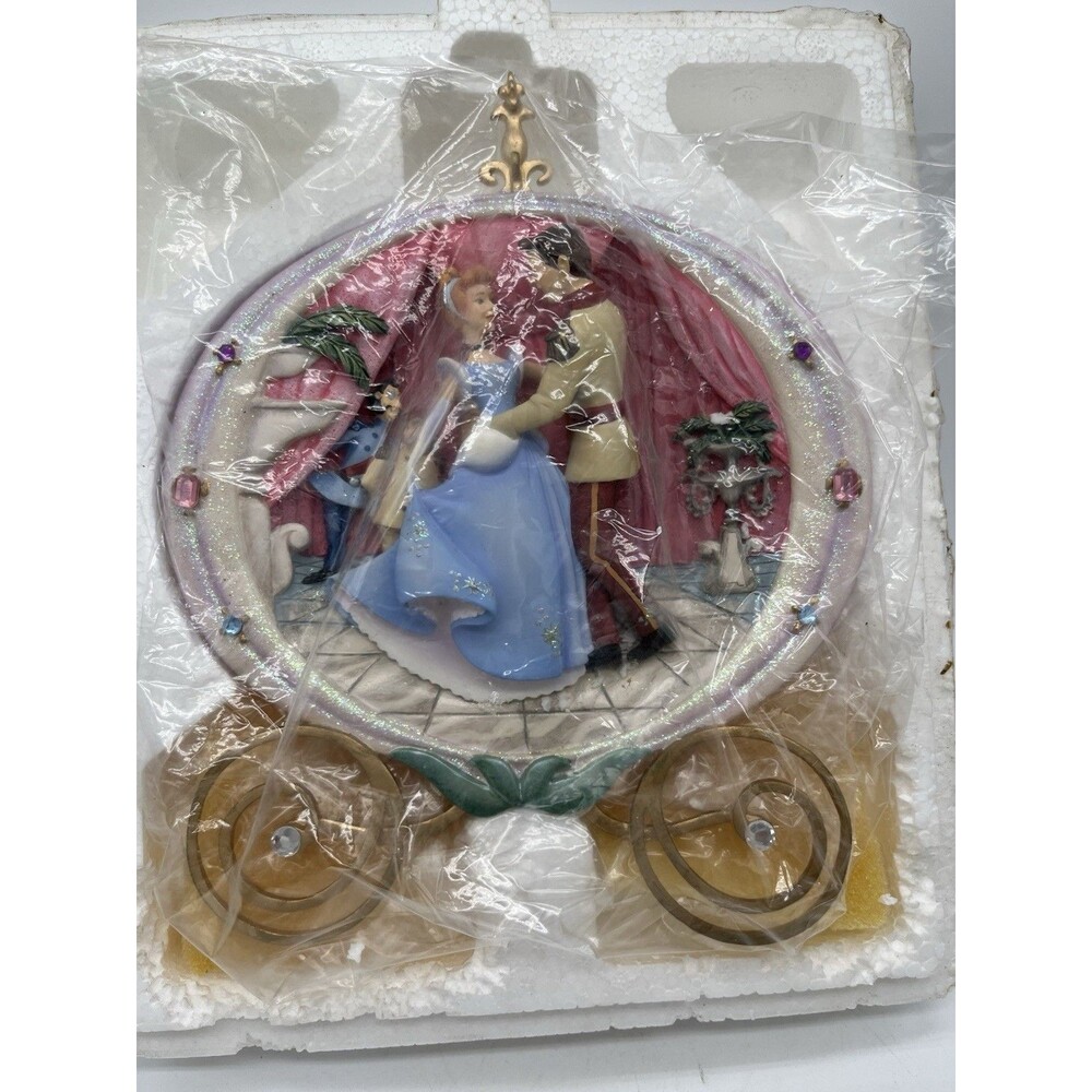 NEW VTG Vintage Disney Cinderella 3D Plate Enchanted Evening Bradford Exchange